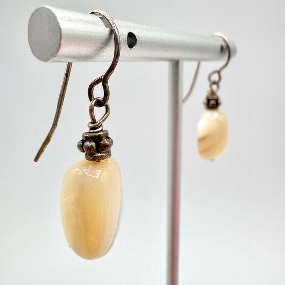 Vintage Mother Of Pearl MOP Nugget Dangle Earrings Sirencore Mermaidcore Beachy - Picture 5 of 11